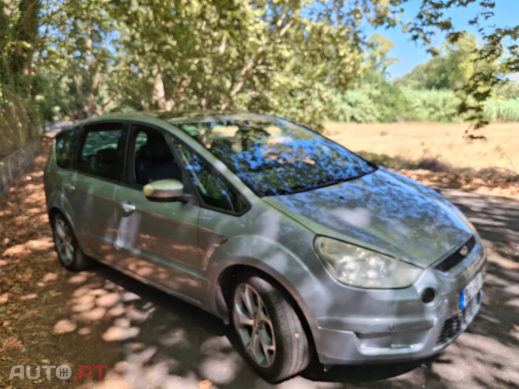 Ford S-Max Titanium