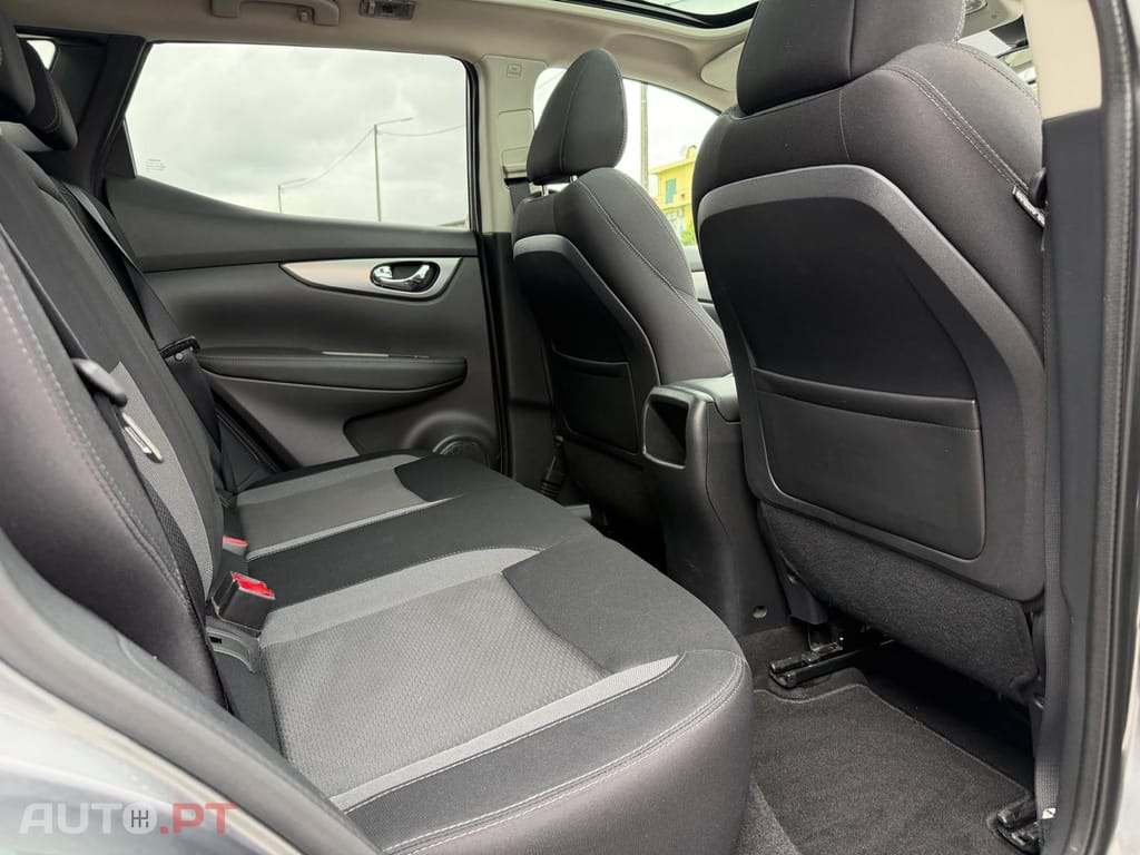 Nissan Qashqai 1.5 dCi N-Connecta J18