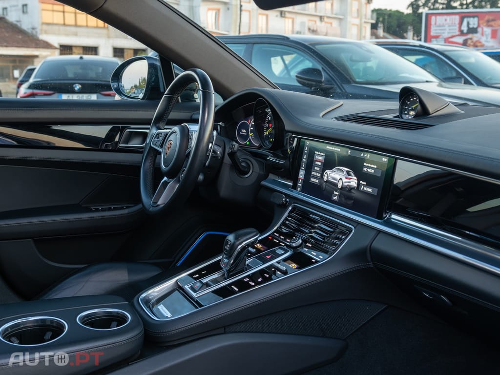 Porsche Panamera 4 E-Hybrid