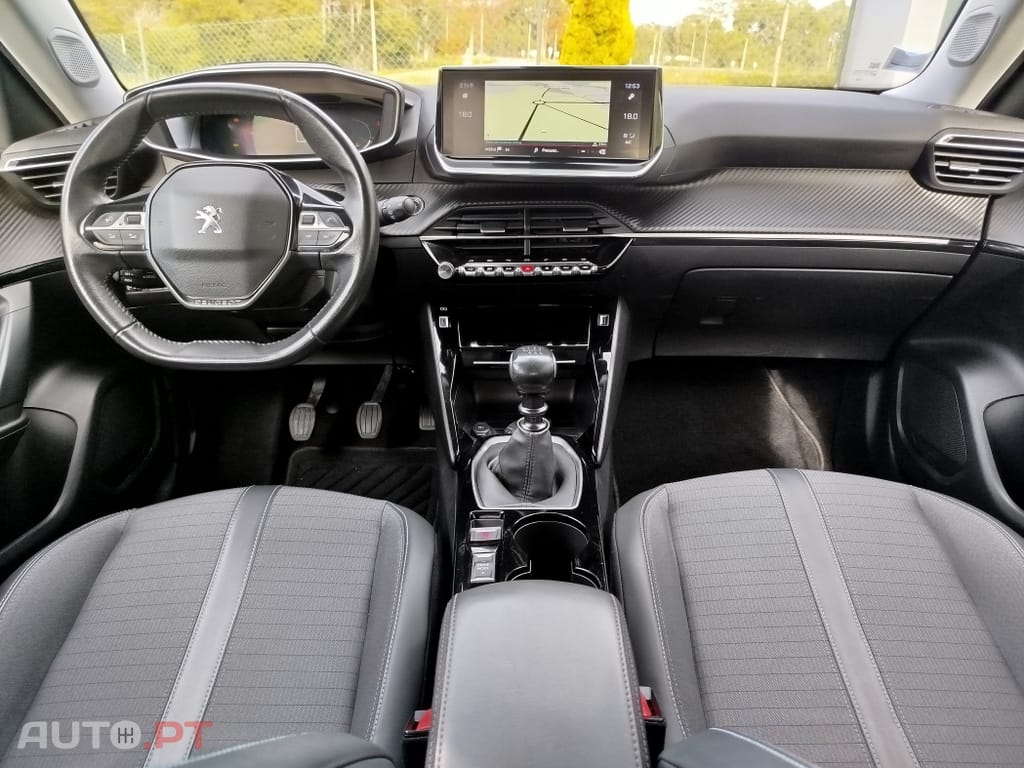 Peugeot 2008 1.5 BlueHDi Allure Pack