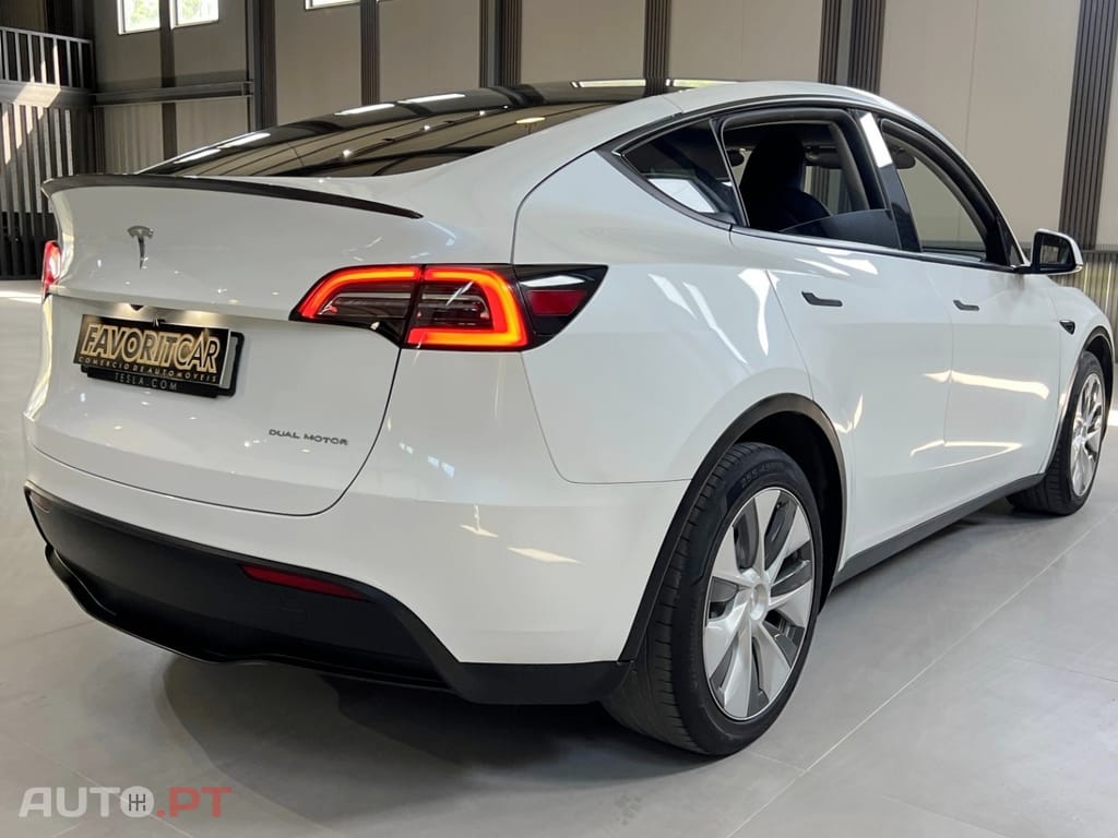 Tesla Model Y Long Range Tração Integral — fotografia 4