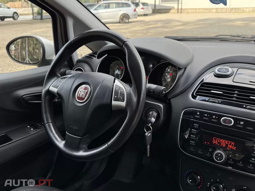 Fiat Punto 1.3 M-Jet Lounge Start&Stop — fotografia 15
