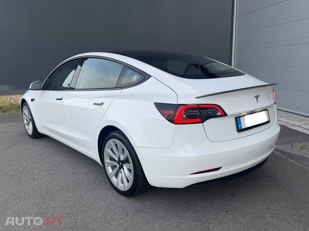 Tesla Model 3 Standard Range Plus RWD