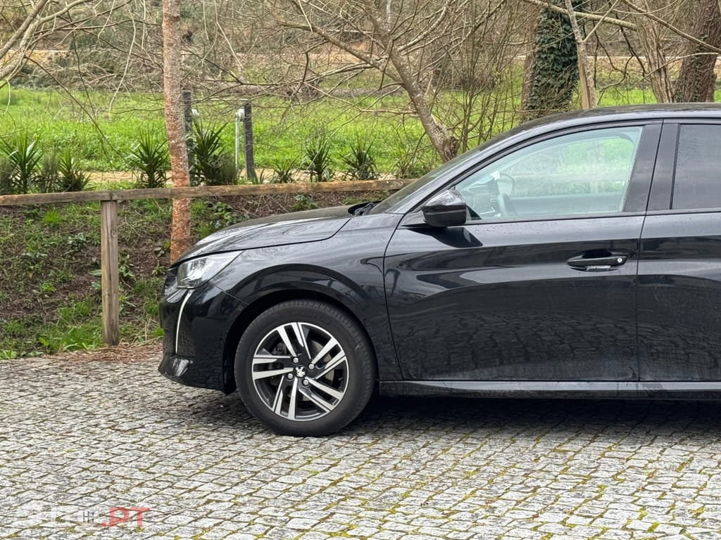 Peugeot 208 1.2 PureTech Allure EAT8