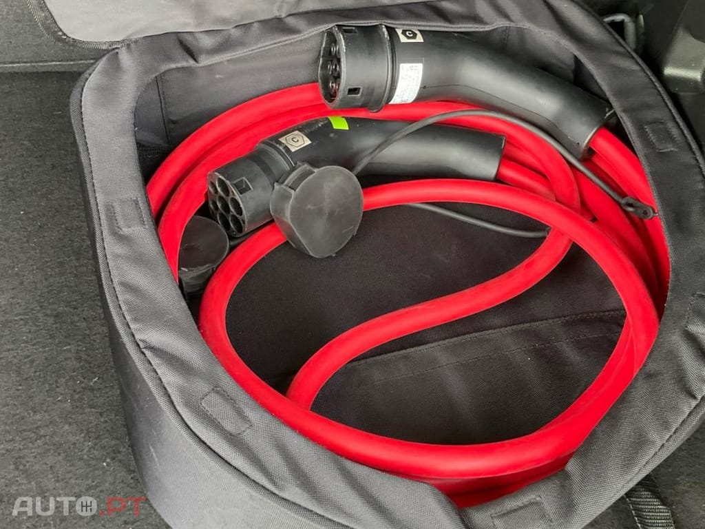 Peugeot E-2008 50 kWh Active Pack