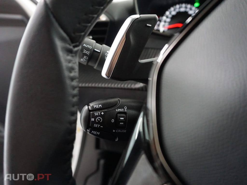 Peugeot 2008 PureTech 130 EAT8 Allure