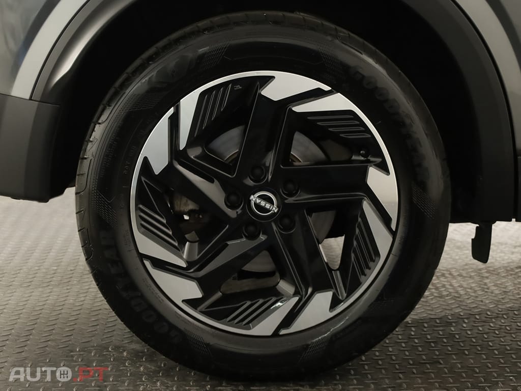 Nissan Qashqai Qashqai 1.3 DIG-T N-Connecta LED Xtronic