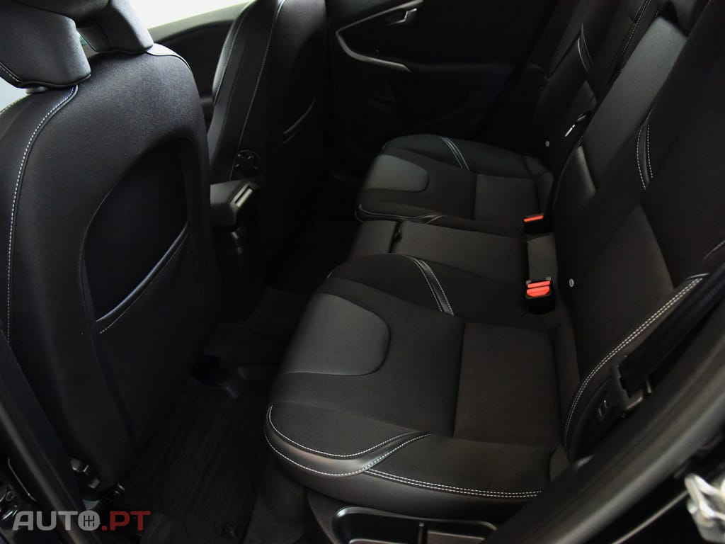 Volvo V40 2.0 D3 Momentum