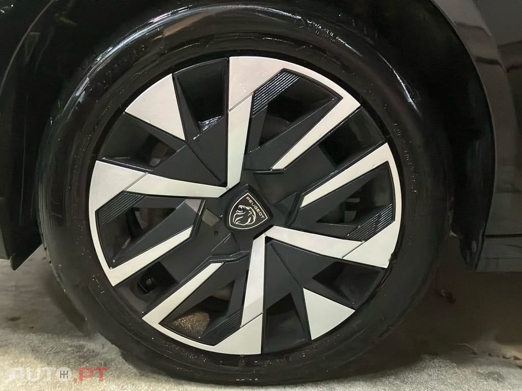 Peugeot 208 1.2 Hybrid Allure e-DCS6