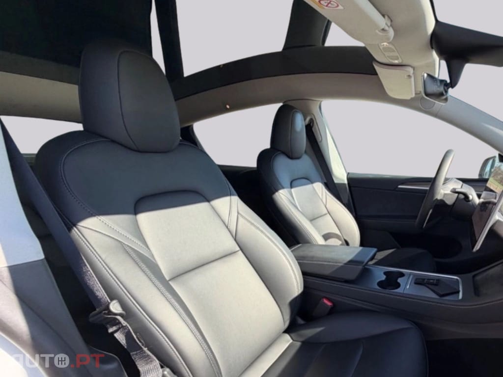 Tesla Model Y Long Range Dual Motor AWD 