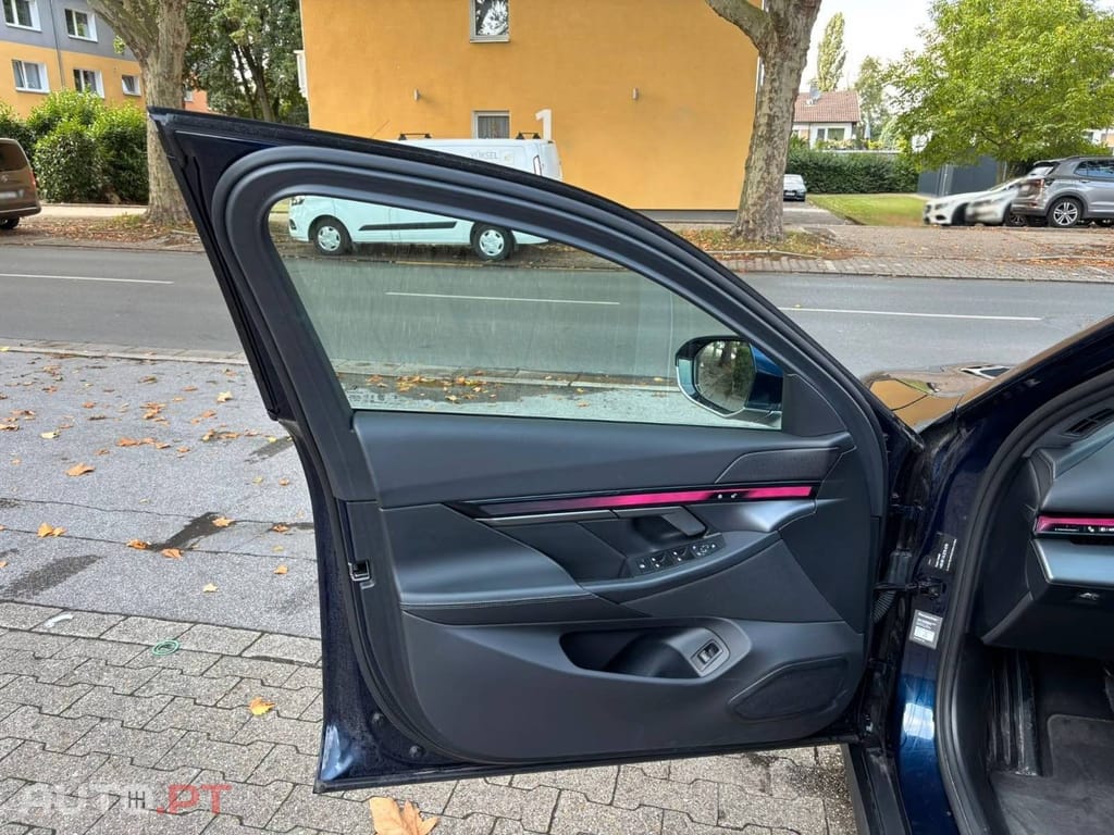 BMW i5 eDrive40 — fotografia 5