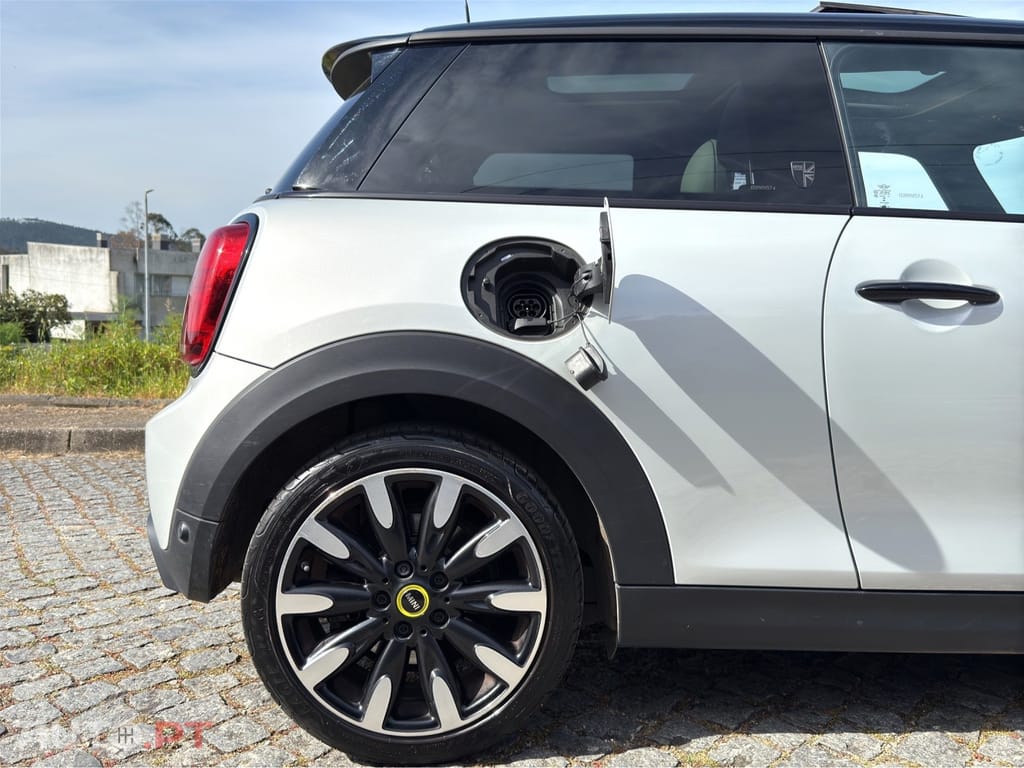 MINI Cooper Cooper SE Premium Yours