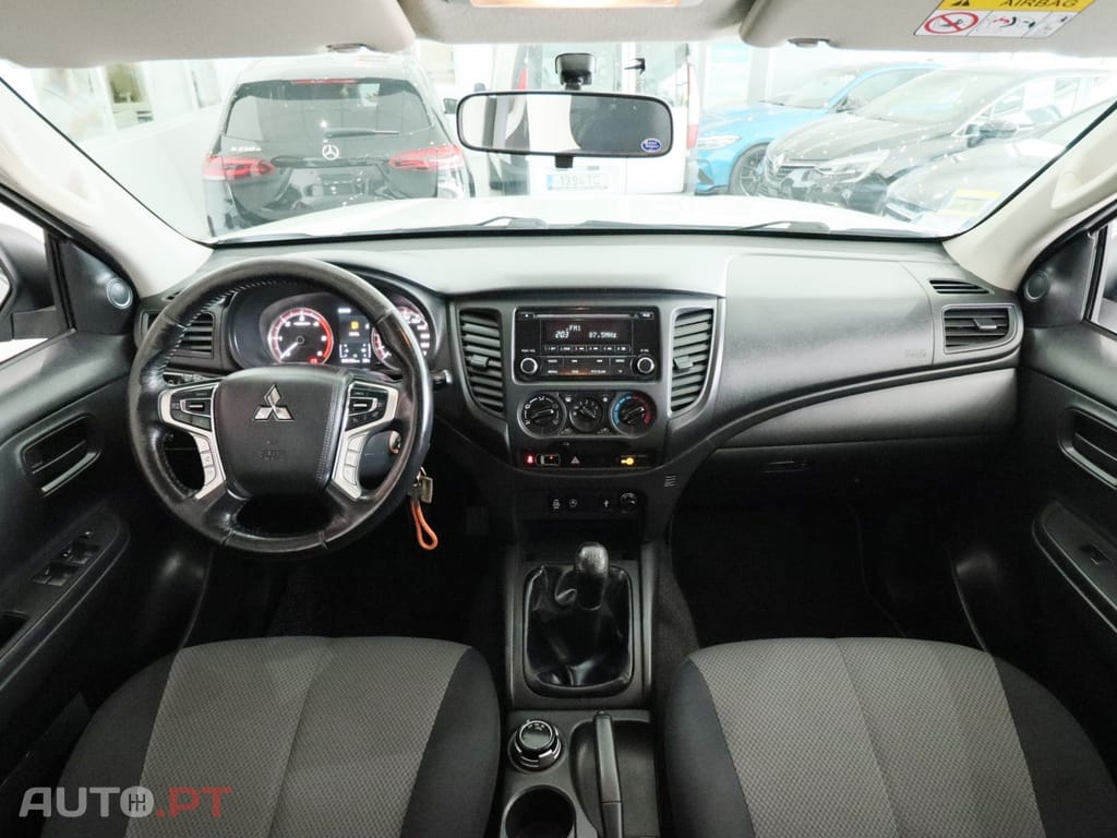 Mitsubishi L200 2.3 DI-D CD Invite 4WD