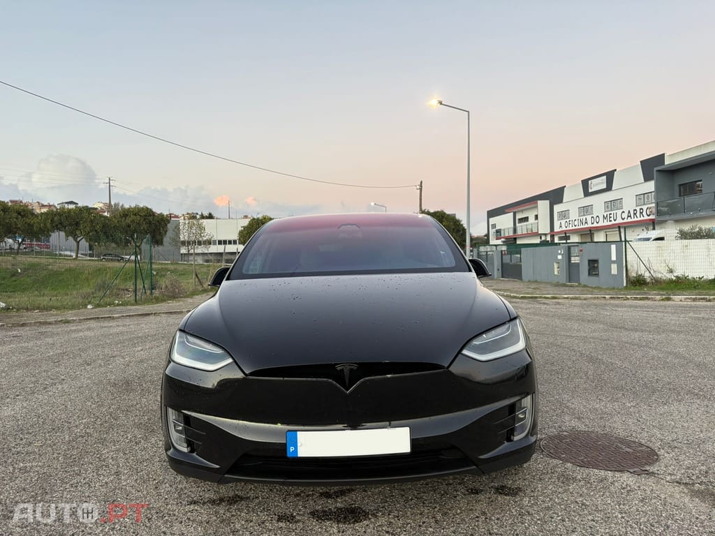 Tesla Model X 100D Autopilot
