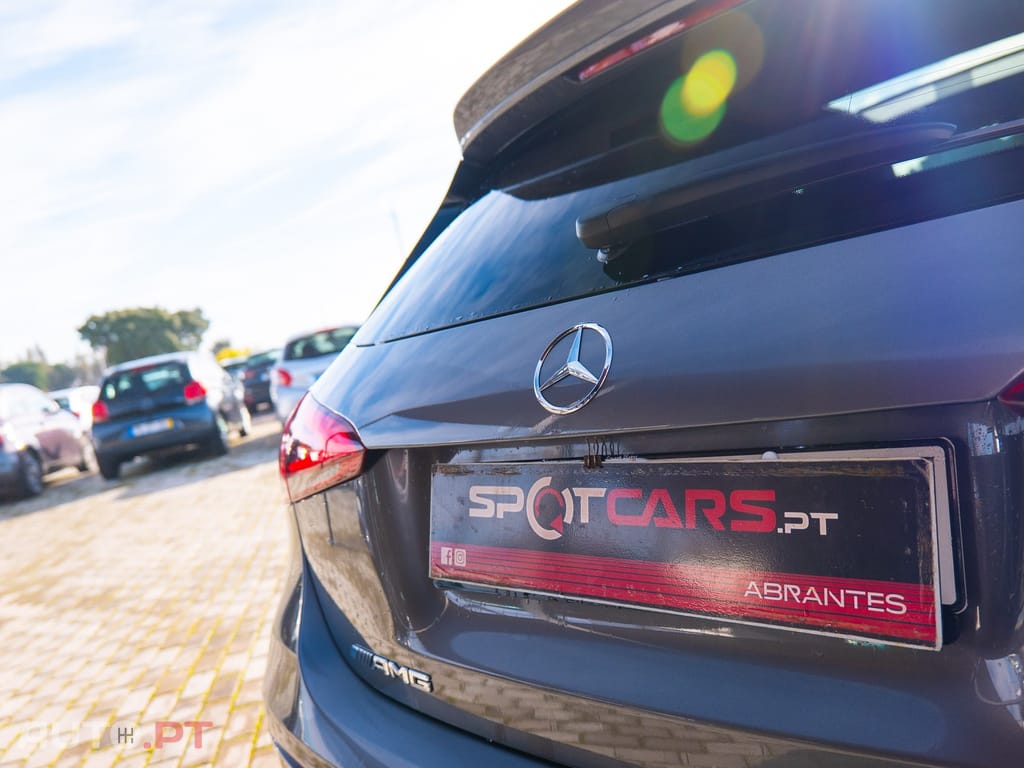 Mercedes-Benz A 35 AMG 4Matic Speedshift DCT 7G