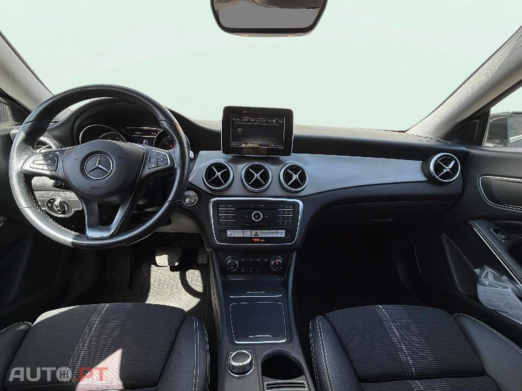 Mercedes-Benz CLA 200 d Shooting Brake Urban Aut