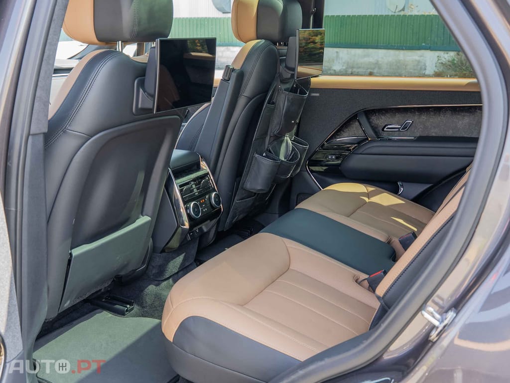 Land Rover Range Rover Sport P550e Autobiography