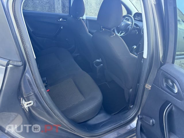 Peugeot 208 Allure