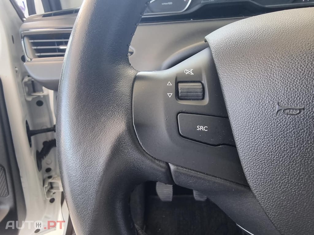Peugeot 208 1.2 PureTech Signature