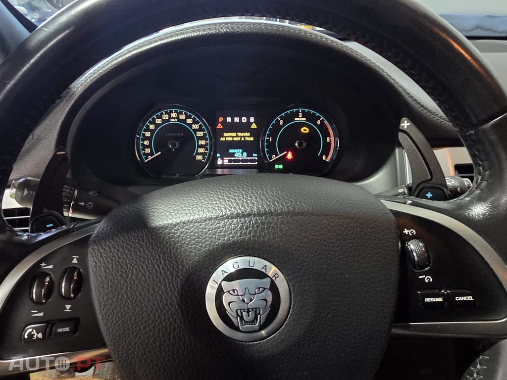 Jaguar XF 2.2 D R-Sport