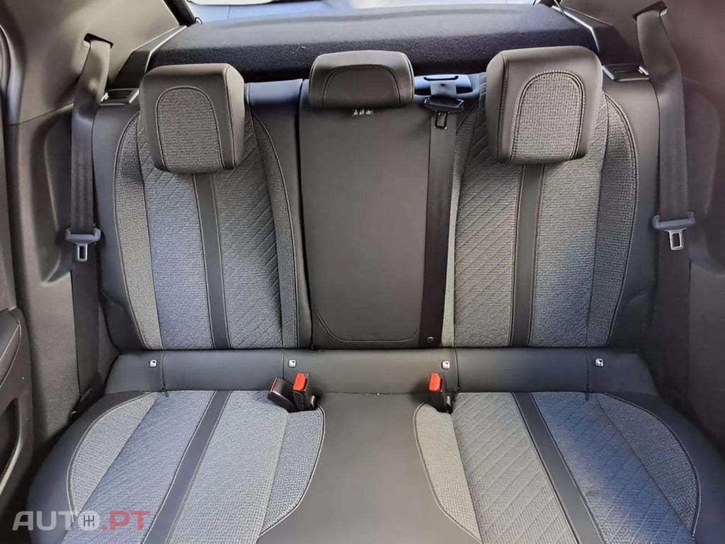 Peugeot 2008 1.2 PureTech Allure