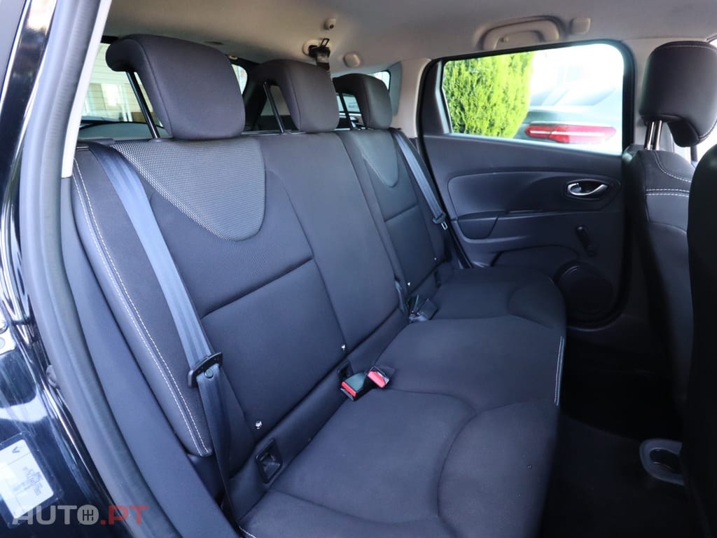 Renault Clio Sport Tourer 1.5 dCi Dynamique S — fotografia 11
