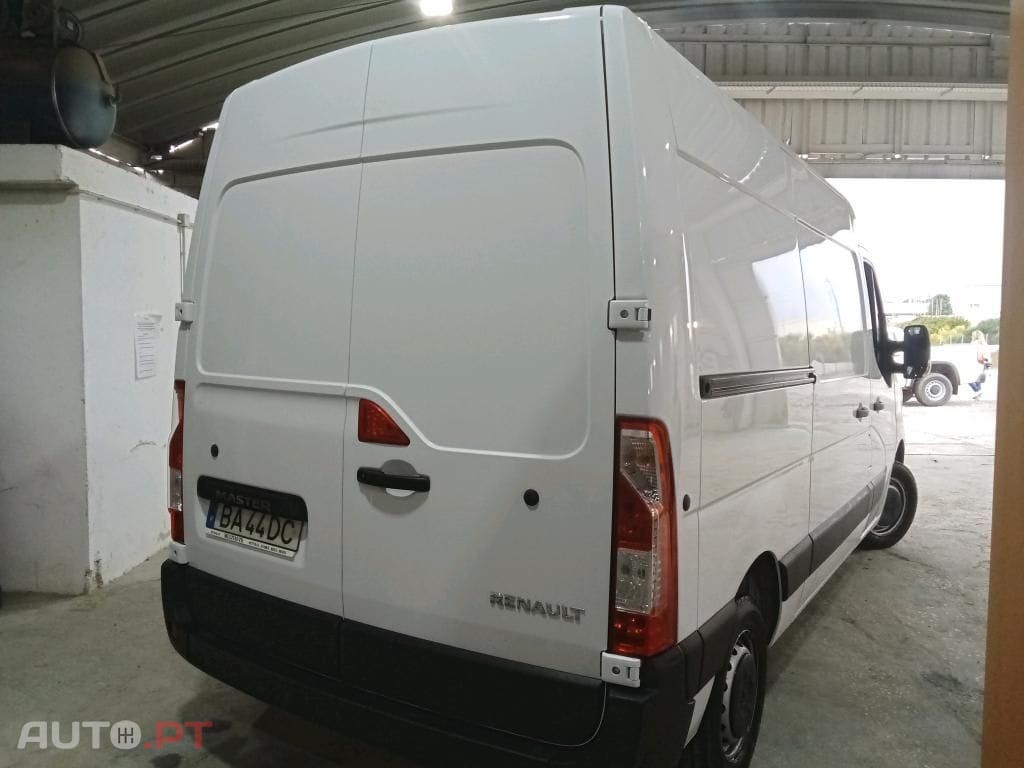 Renault Master MASTER III 2.3 dCi L2H2 3.5T