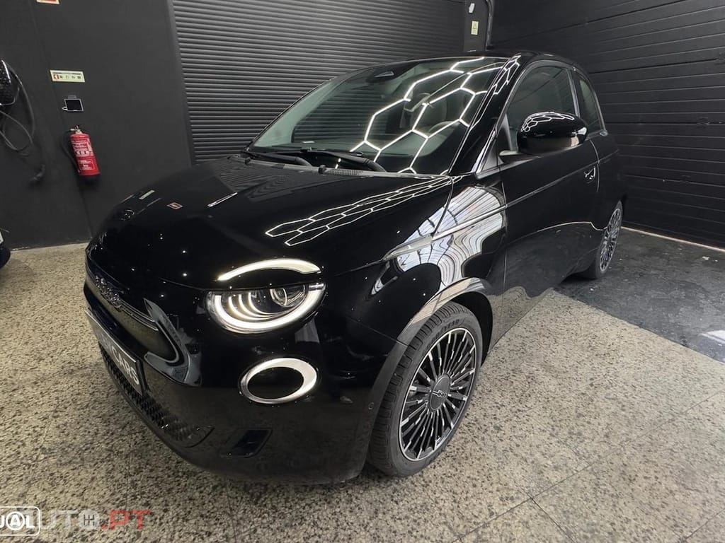 Fiat 500e La Prima
