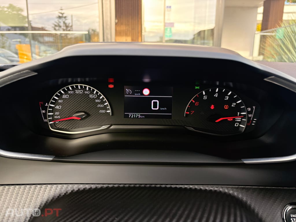 Peugeot 2008 1.5 BlueHDi Allure Pack