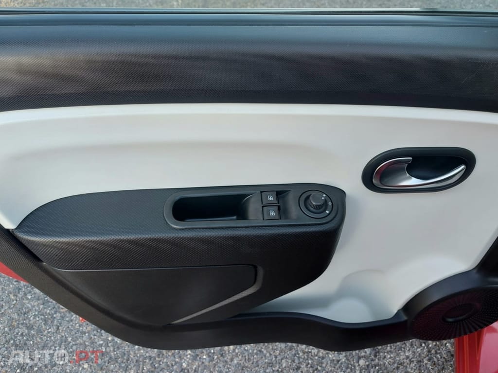 Renault Twingo 1.0 SCE INTENS