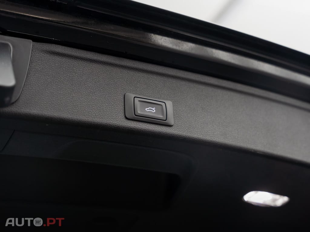 Audi A4 Avant 30 TDI S tronic