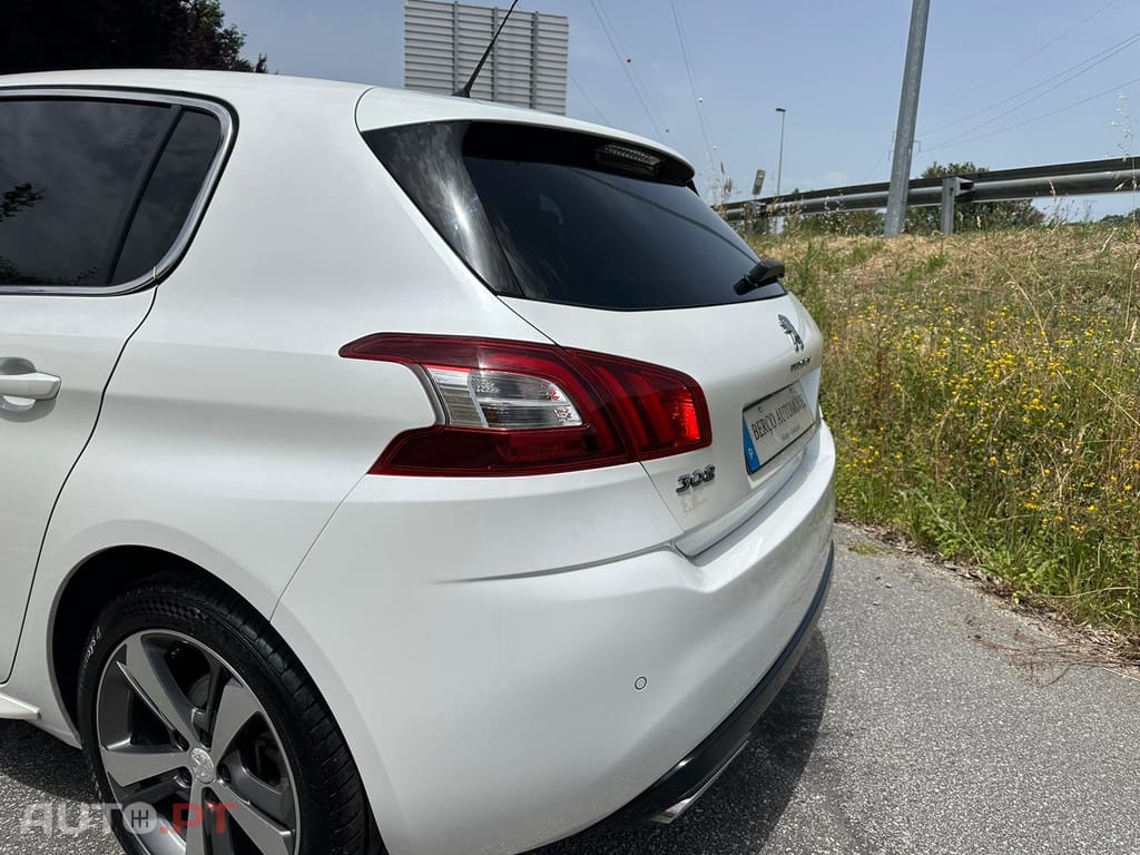 Peugeot 308 1.2 PureTech GT EAT8
