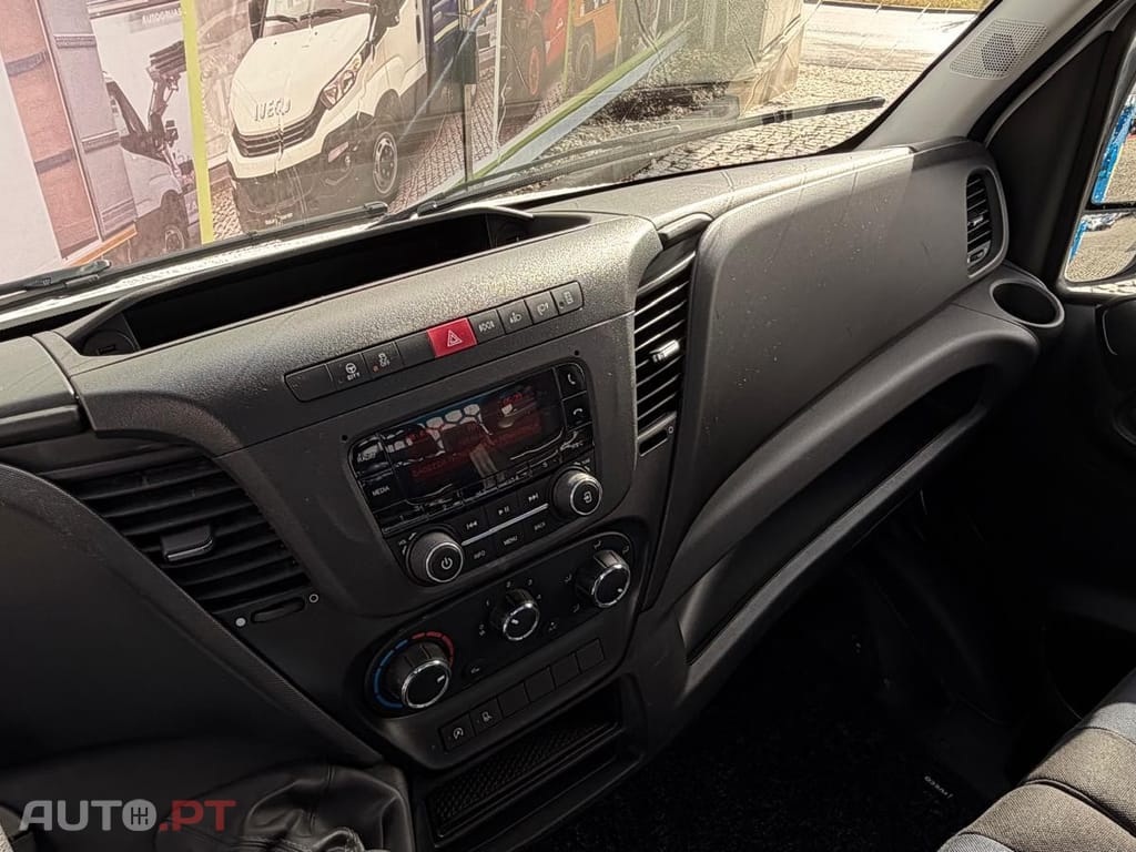 Iveco Daily BASCULA TRI-BASCULANTE