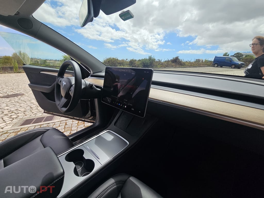 Tesla Model Y Long Range AWD