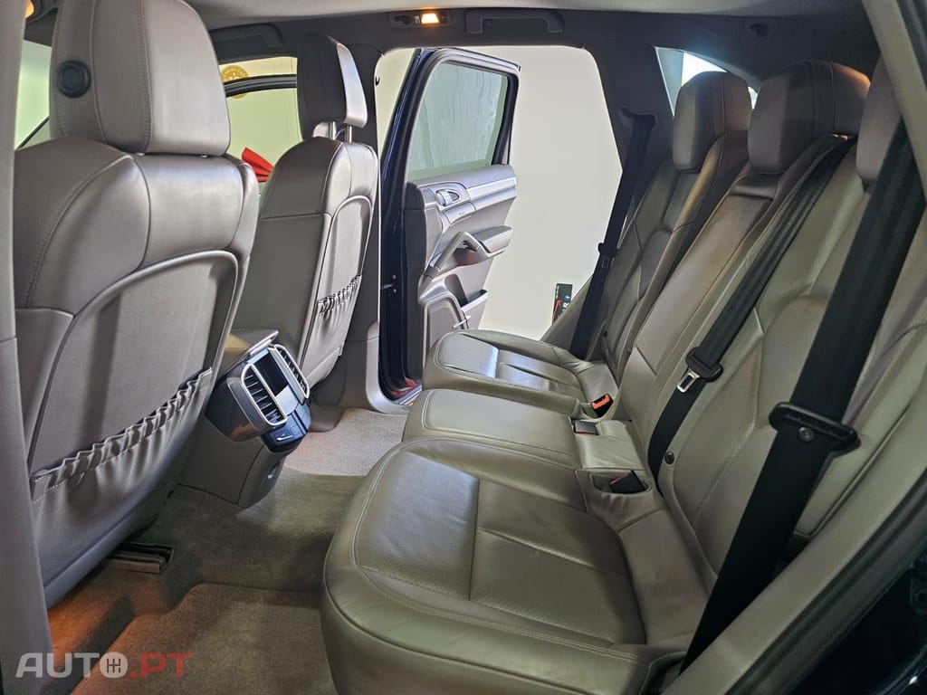 Porsche Cayenne Tiptronic