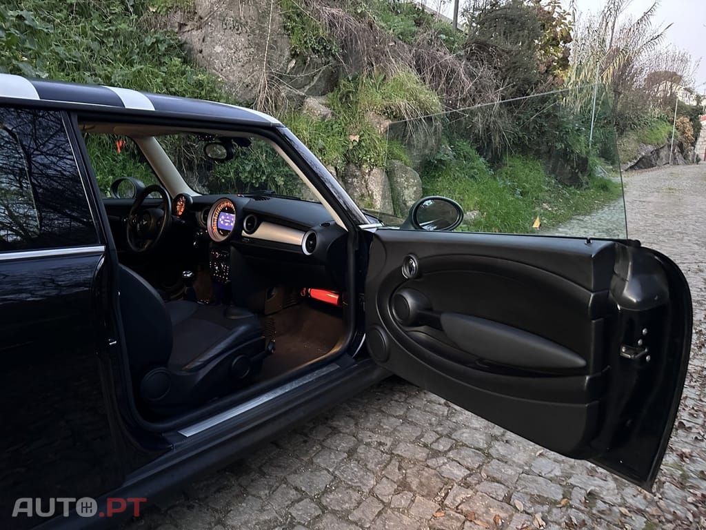 MINI Cooper Cooper D