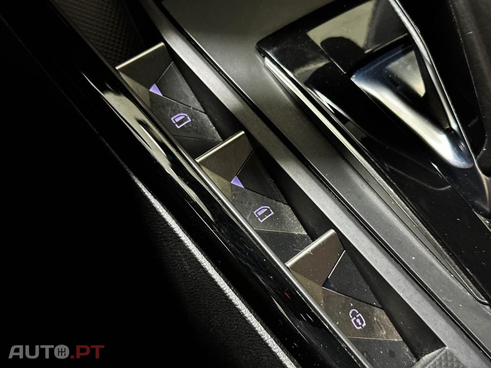DS DS3 Crossback E-TENSE PERFORMANCE LINE