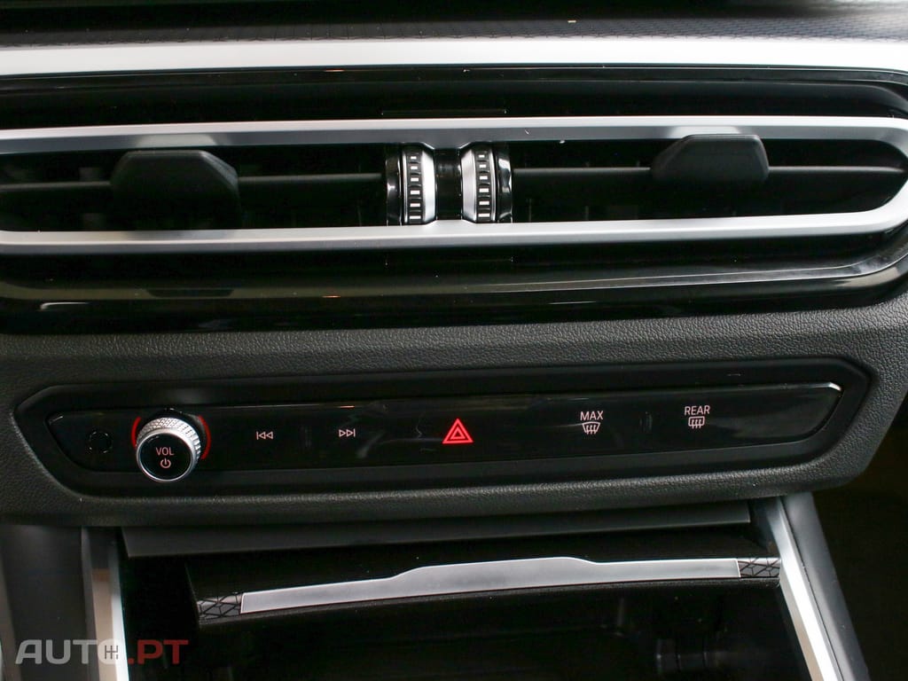 BMW 330 e Touring Pack Desportivo M Auto