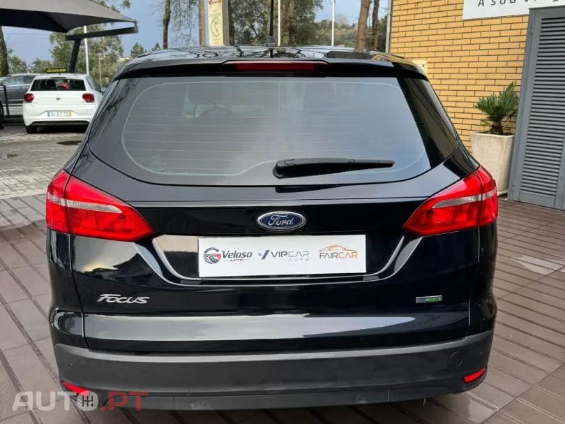 Ford Focus SW 1.0 EcoBoost TITANIUM — fotografia 8