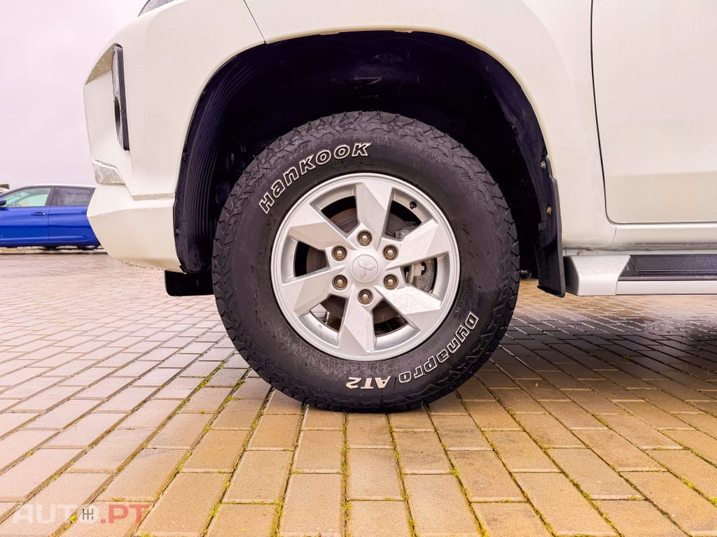 Mitsubishi L200 2.3 DI-D CD Invite 4WD