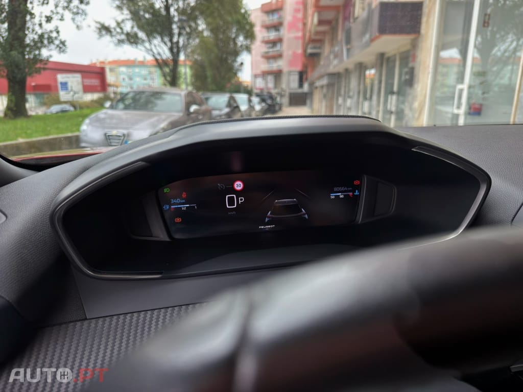 Peugeot 2008 PureTech 130 EAT8 GT
