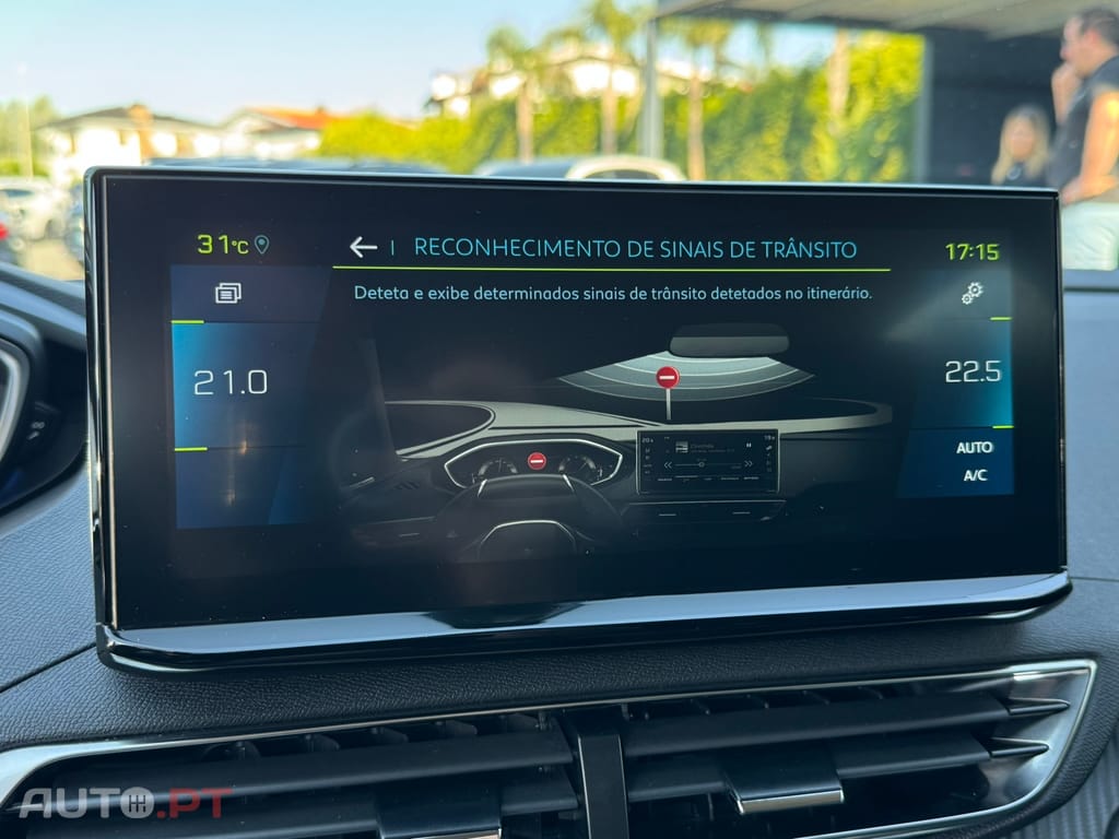 Peugeot 3008 1.6 Hybrid Allure e-EAT8