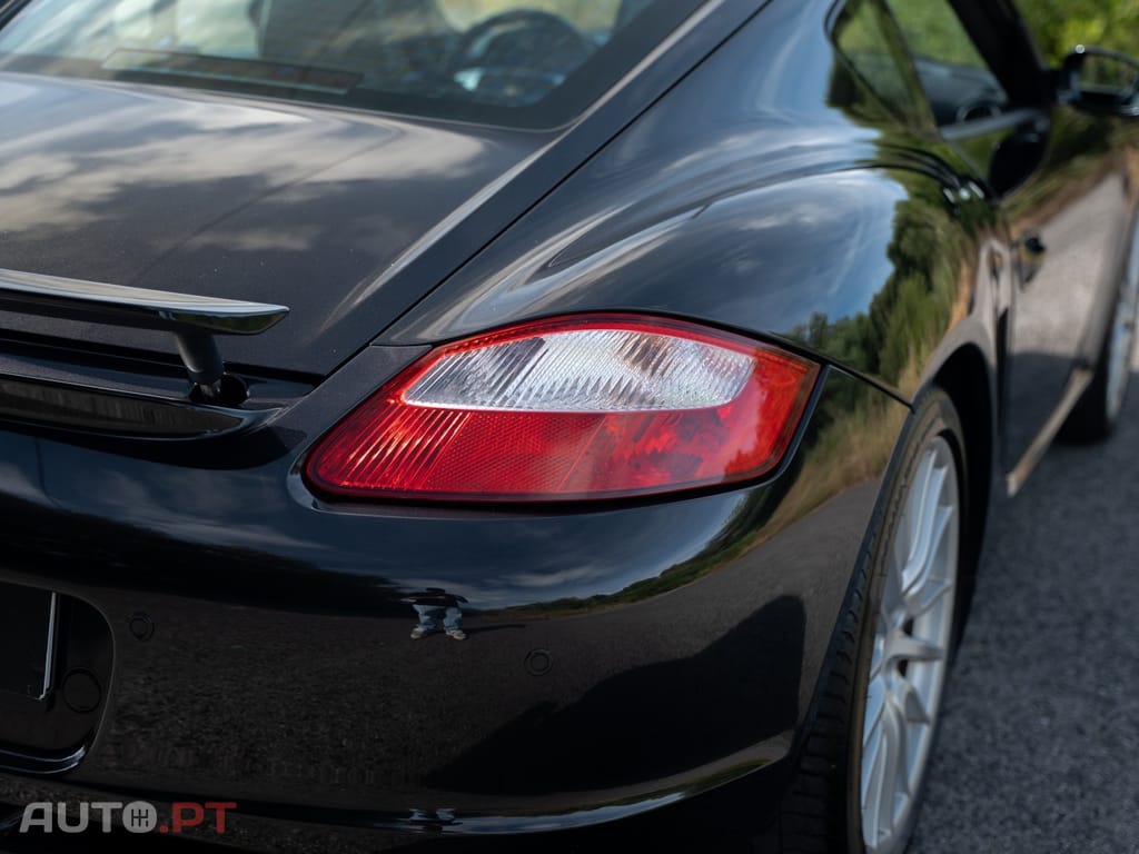 Porsche Cayman 2.7