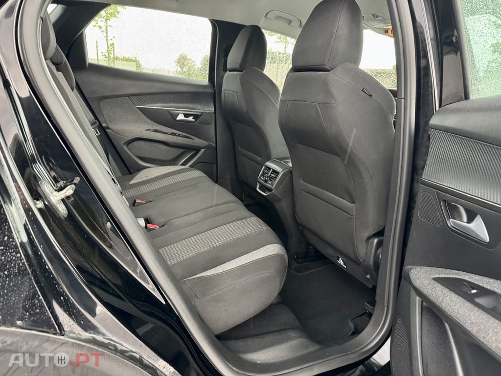 Peugeot 3008 1.5 BlueHDi Active Pack