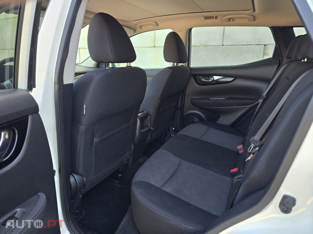 Nissan Qashqai 1.5 dCi N-Connecta 18 RS+PS