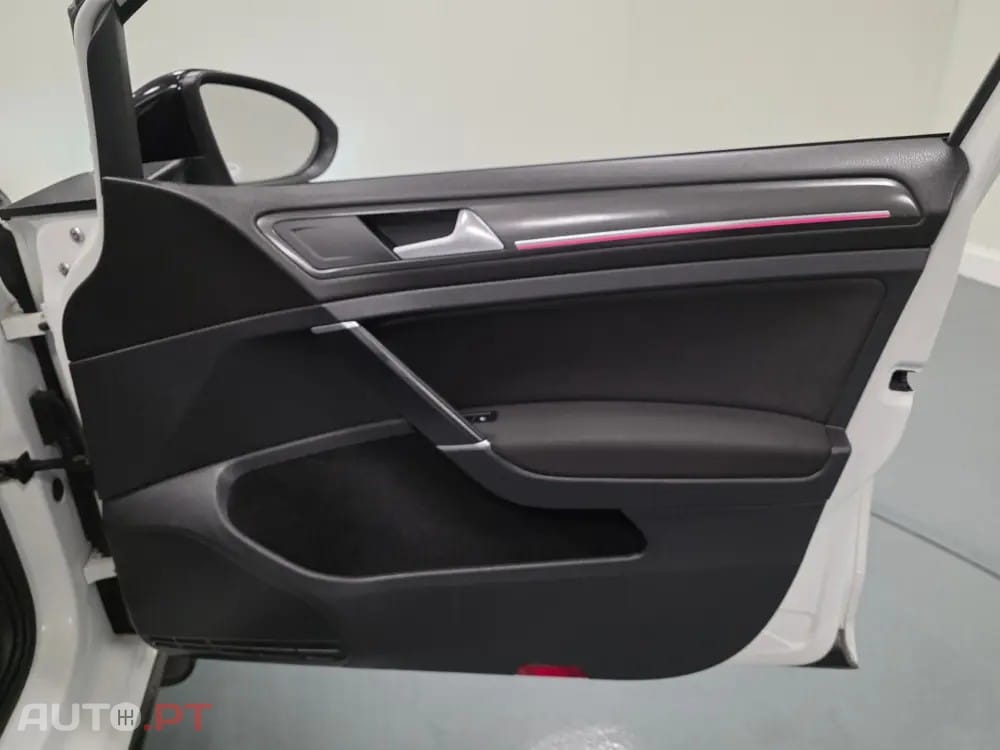 Volkswagen Golf 2.0 TSI GTI DSG Performance