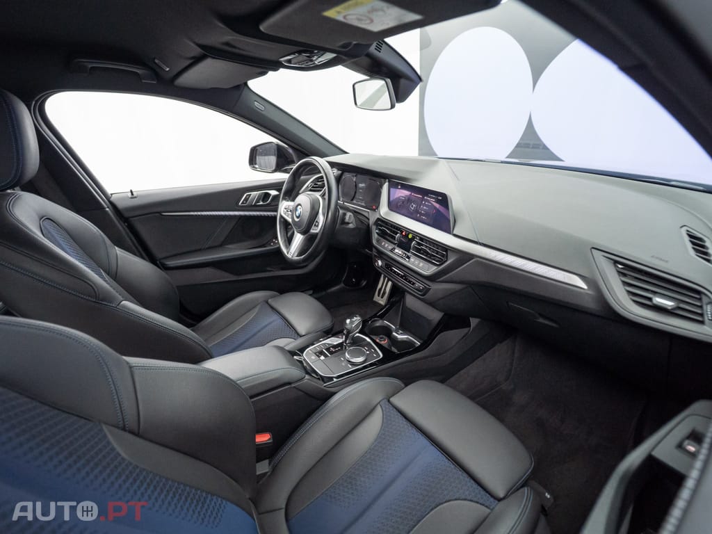 BMW 118 i Pack Desportivo M Auto
