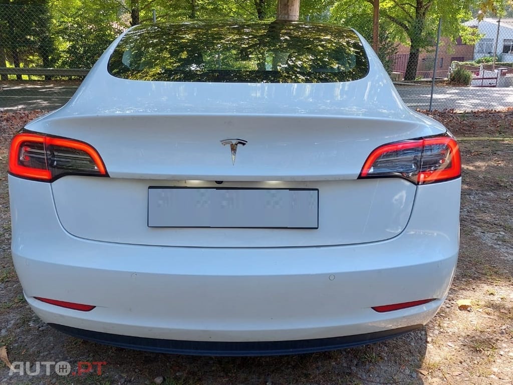 Tesla Model 3 Standard Range Plus RWD