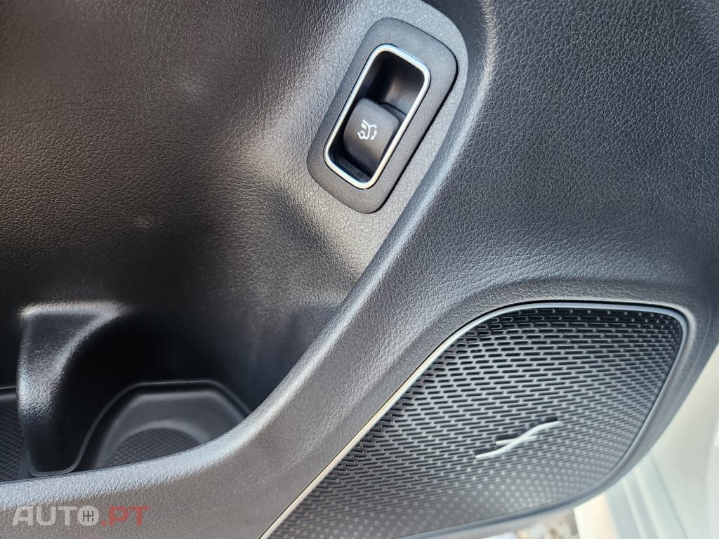 Mercedes-Benz CLA 200 d Shooting Brake 8G-DCT AMG Line