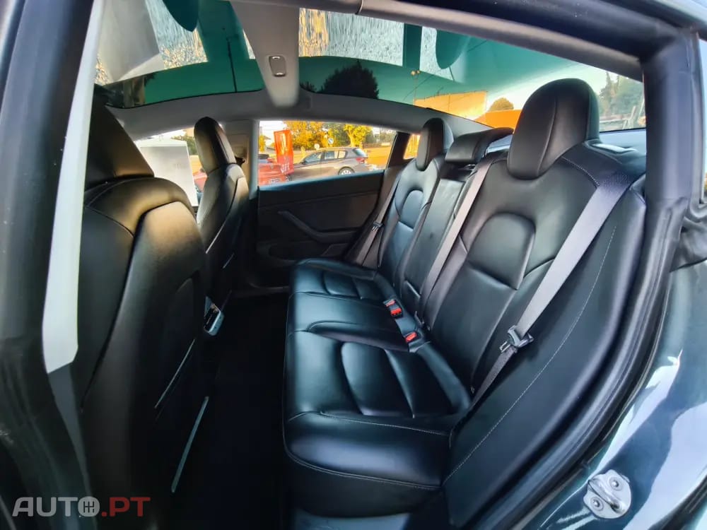 Tesla Model 3 Tração Traseira